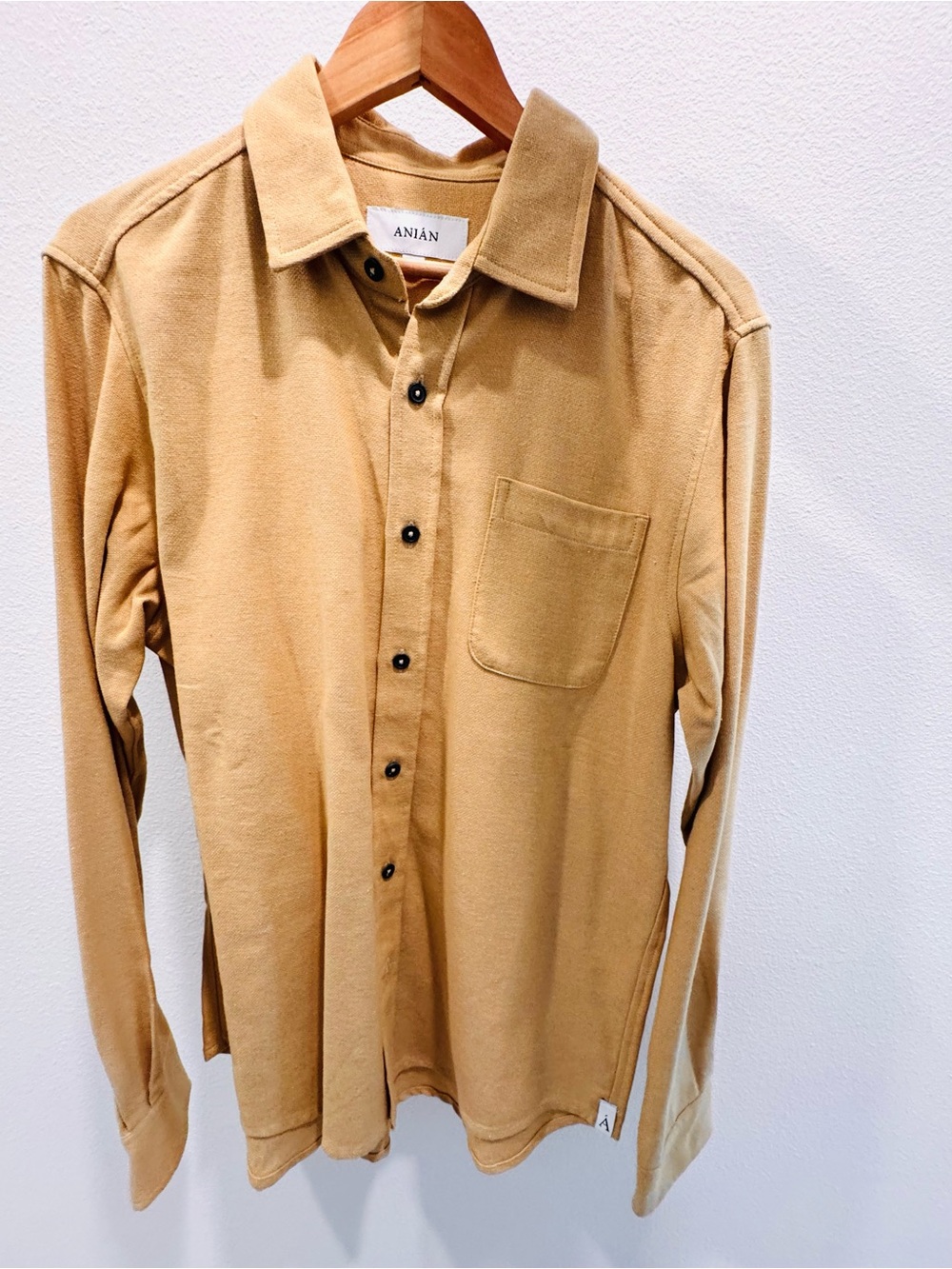 Anian Men's Camel Long-Sleeve Button-Down Shirt